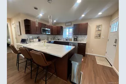11 Skylark Lane, Levittown, NY 11756 - Photo 6