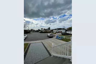 5 Jeffrey Court, Syosset, NY 11791 - Photo 2