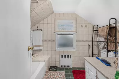 69 Nottingham Avenue, Valley Stream, NY 11580 - Photo 6