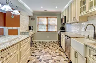 15 Manors Dr, Jericho, NY 11753 - Photo 2