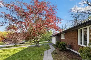 8 Jonathan Ln, Poughkeepsie, NY 12603 - Photo 4