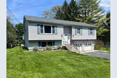 16 Darlene Drive, Poughkeepsie, NY 12601 - Photo 2