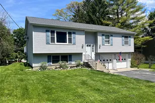16 Darlene Dr, Poughkeepsie, NY 12601 - Photo 2