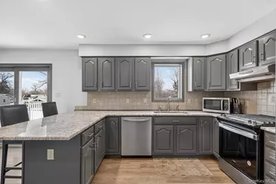 16 Darlene Drive, Poughkeepsie, NY 12601 - Photo 10