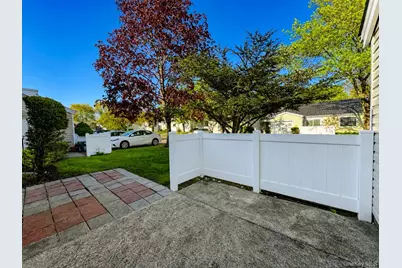 607 Cabot Court, Saint James, NY 11780 - Photo 24
