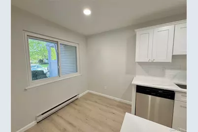 607 Cabot Court, Saint James, NY 11780 - Photo 10