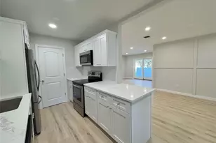 607 Cabot Ct, Saint James, NY 11780 - Photo 6