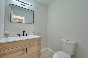 607 Cabot Ct, Saint James, NY 11780 - Photo 14