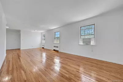 45 Robins Crescent #45, New Rochelle, NY 10801 - Photo 6