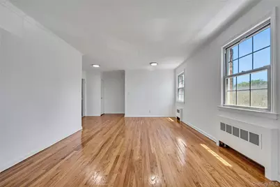 45 Robins Crescent #45, New Rochelle, NY 10801 - Photo 8