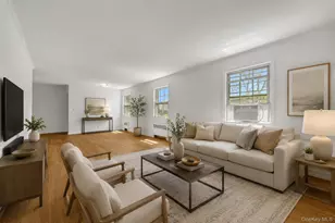 45 Robins Crescent, New Rochelle, NY 10801 - Photo 2