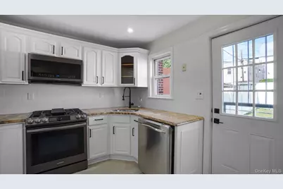 9317 201st Street, Hollis, NY 11423 - Photo 6