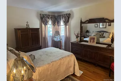 30 Malverne Avenue, Malverne, NY 11565 - Photo 10