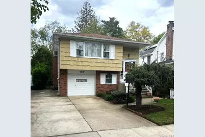 30 Malverne Avenue, Malverne, NY 11565 - Photo 2