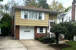 30 Malverne Ave, Malverne, NY 11565 - Photo 2