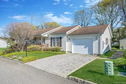 1407 Middle Road #253, Calverton, NY 11933 - Photo 4