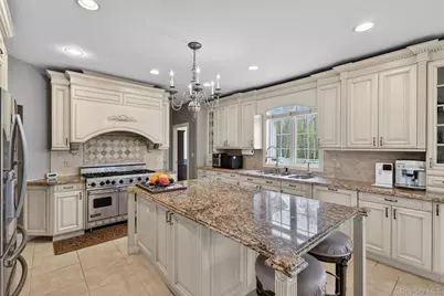 23 Greenwich Avenue, Woodbury, NY 10917 - Photo 10