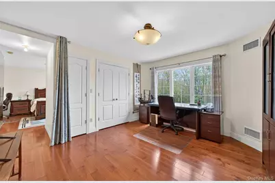 23 Greenwich Avenue, Woodbury, NY 10917 - Photo 28