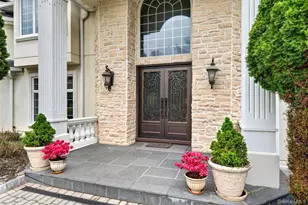 23 Greenwich Ave, Woodbury, NY 10917 - Photo 4