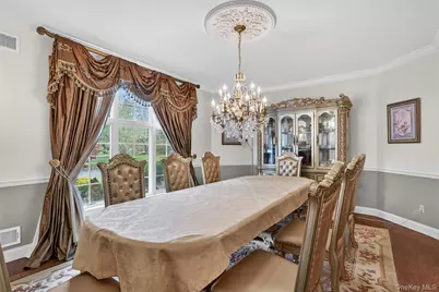23 Greenwich Avenue, Woodbury, NY 10917 - Photo 14