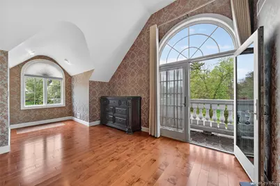 23 Greenwich Avenue, Woodbury, NY 10917 - Photo 24