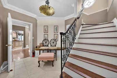 23 Greenwich Avenue, Woodbury, NY 10917 - Photo 18