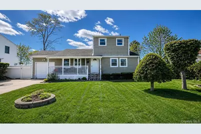 52 Stockton Street, Brentwood, NY 11717 - Photo 2