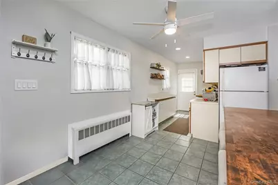 787 Frankford Road, West Babylon, NY 11704 - Photo 10
