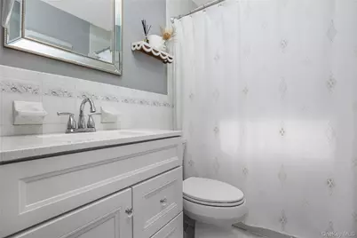 787 Frankford Road, West Babylon, NY 11704 - Photo 12