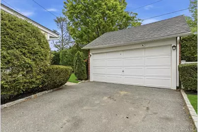 15 Kensington Road, Garden City, NY 11530 - Photo 38
