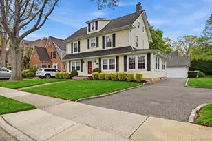15 Kensington Rd, Garden City, NY 11530 - Photo 2