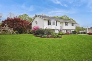 43 Red Fox Ln, Brewster, NY 10509 - Photo 2