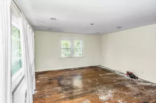 2 Huron St, Glen Head, NY 11545 - Photo 14