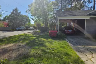 16 Ark Pl, Huntington Station, NY 11746 - Photo 2