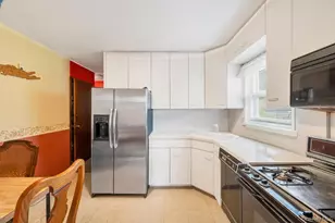 529 Liberty St, Uniondale, NY 11553 - Photo 8