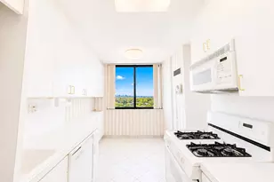 270-10 Grand Central Pkwy, Floral Park, NY 11005 - Photo 8