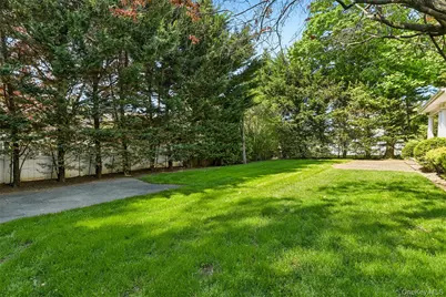 111 Palmyra Avenue, Woodmere, NY 11598 - Photo 30