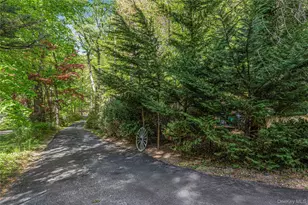 11 N Rd, Oyster Bay, NY 11771 - Photo 30