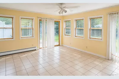 66 Grace Lane, Levittown, NY 11756 - Photo 4