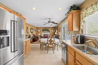 54 Winterberry Drive, Middle Island, NY 11953 - Photo 10