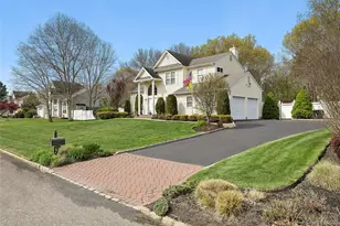 54 Winterberry Dr, Middle Island, NY 11953 - Photo 2
