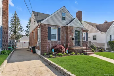 1125 Esther Street, Franklin Square, NY 11010 - Photo 2