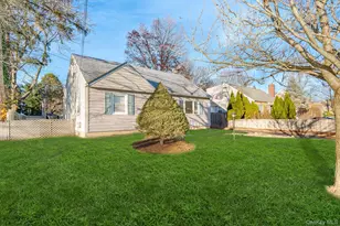 116 E 13th St, Huntington Station, NY 11746 - Photo 2