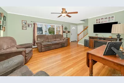 116 E 13th Street, Huntington Station, NY 11746 - Photo 10