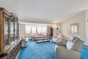 2566 Nelson Dr, Seaford, NY 11783 - Photo 16