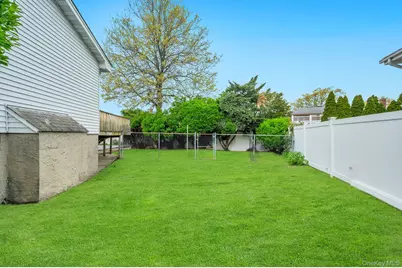 2566 Nelson Drive, Seaford, NY 11783 - Photo 10