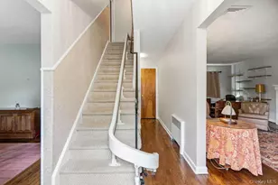 165 Linmouth Rd, Malverne, NY 11565 - Photo 4