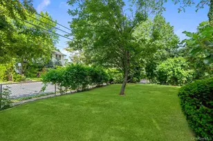 165 Linmouth Rd, Malverne, NY 11565 - Photo 22