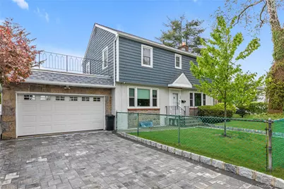 165 Linmouth Road, Malverne, NY 11565 - Photo 18