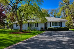 5 Stillwood Rd, Brookhaven, NY 11719 - Photo 2